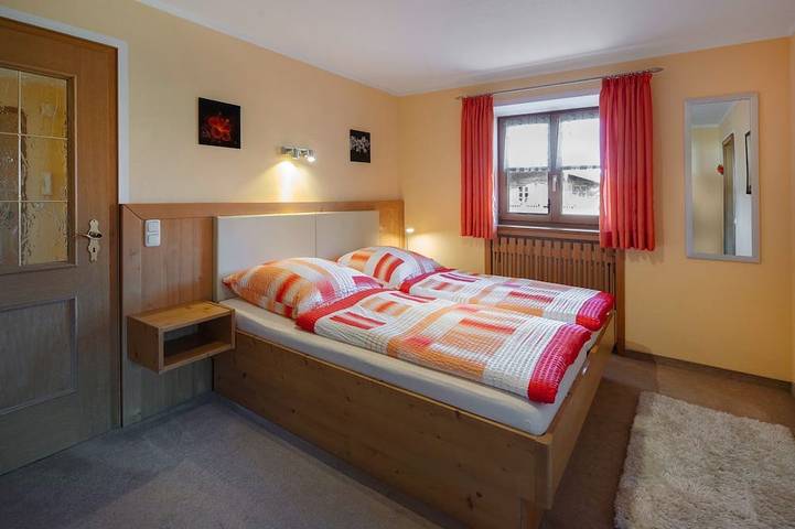 Ganze Wohnung, FeWo 2 - Ferienwohnungen Lohbinder (Fam. Holzer) in Rottach-Egern, Spitzingsee