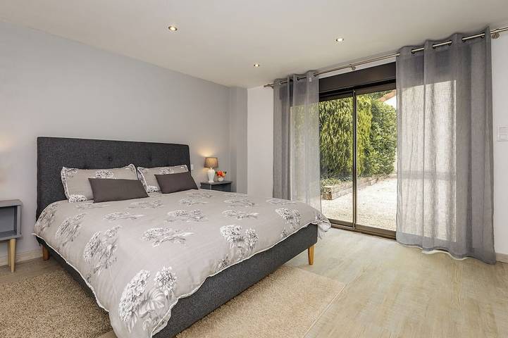 Location de vacances pour 8 personnes, avec balcon et jardin à Cazoulès - 2