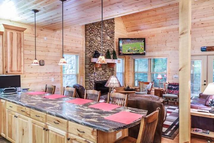 Vacation rental for 9 people, with terrace and hot tub in Cosby (TN)