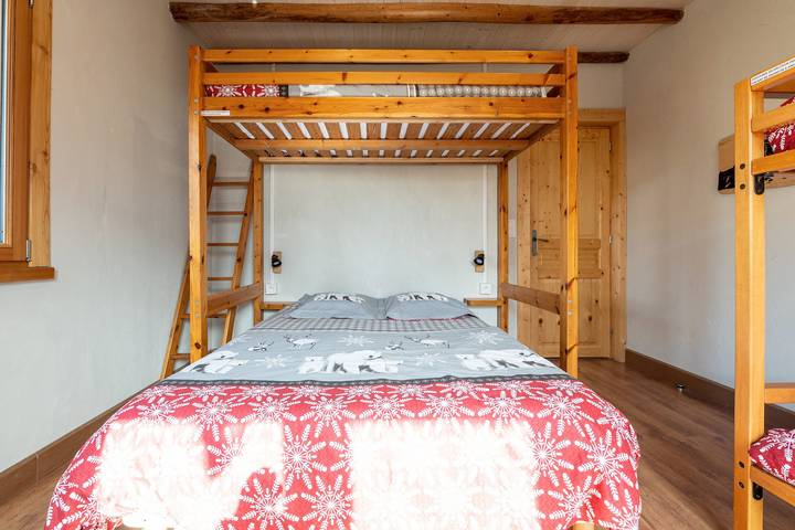 Apartamento entero, Apartamento "Albiez Montrond" con vistas a la montaña, balcón y Wi-Fi in Albiez-Montrond, Región de Saint-Jean-de-Maurienne