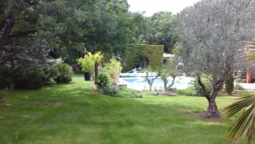 Villa pour 6 personnes, avec piscine ainsi que terrasse et vue