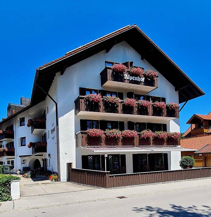Hotel, mit Balkon und Terrasse sowie Whirlpool und Garten in Bad Tölz