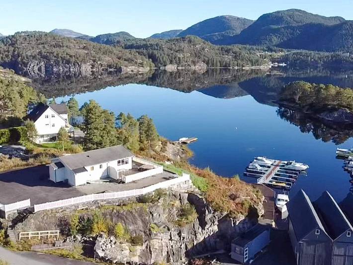 Feriehus for 6 personer, med Terrasse og Hage i Vestland