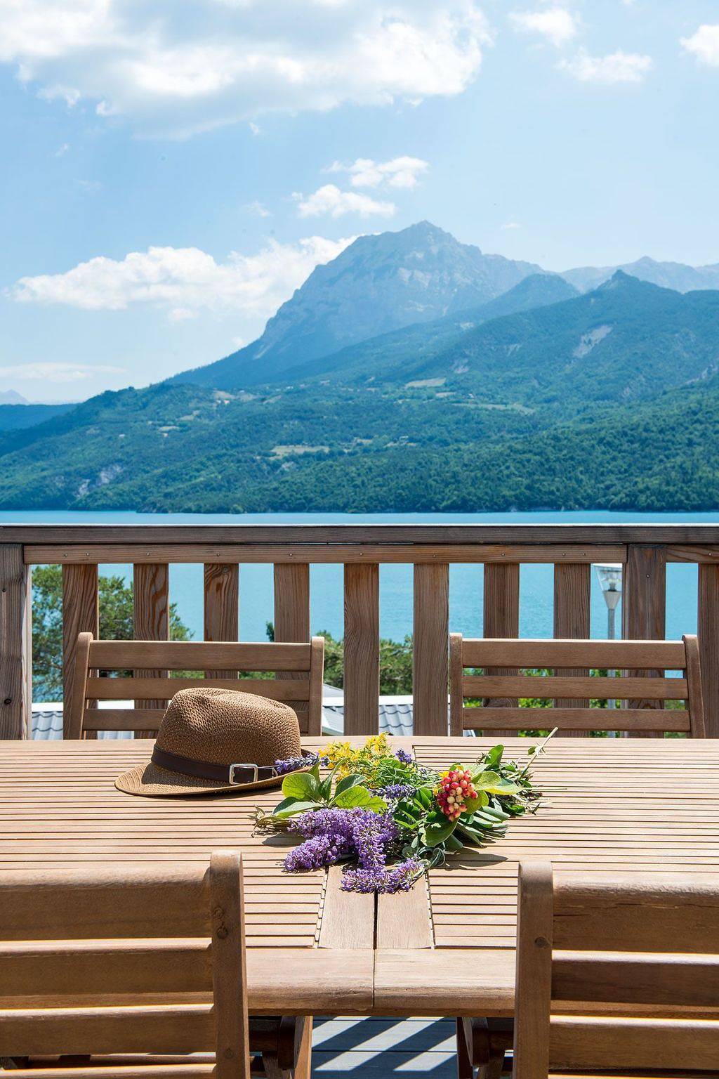 Entire apartment, Gemütliches Chalet am Ufer des Sees von Serre-Ponçon in Chorges, Écrins National Park