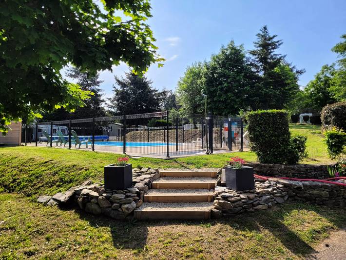 Chalet pour 4 personnes, avec piscine ainsi que vue et terrasse en Haute-Loire - 3