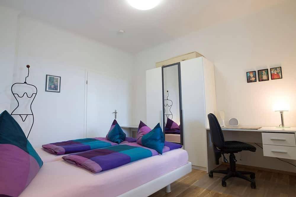 Geheel appartement, Apartment Großwald, shower or bath, Wc, 1 bedroom - Ferienwohnungen Kohler in Saarbrücken, Regio Saarbrücken