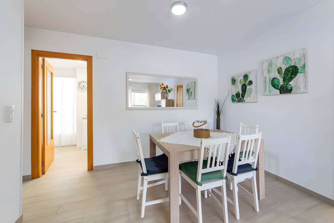 Entire apartment, Apartment 'Calma Mar' with Shared Pool, Wi-Fi and Air Conditioning in Playa de Gandía, Costa de Valencia