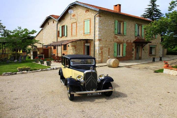 Location de vacances pour 9 personnes, avec piscine et jardin à Sainte-Croix (Tarn)