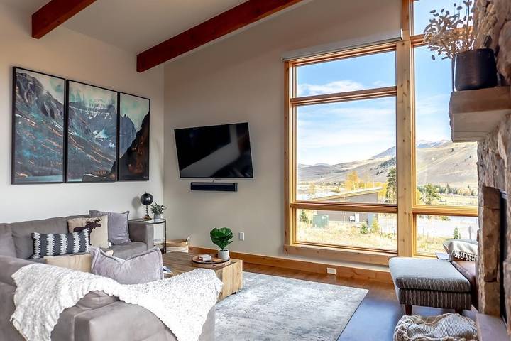 Vacation rental for 9 people, with hot tub and pool as well as terrace in Silverthorne