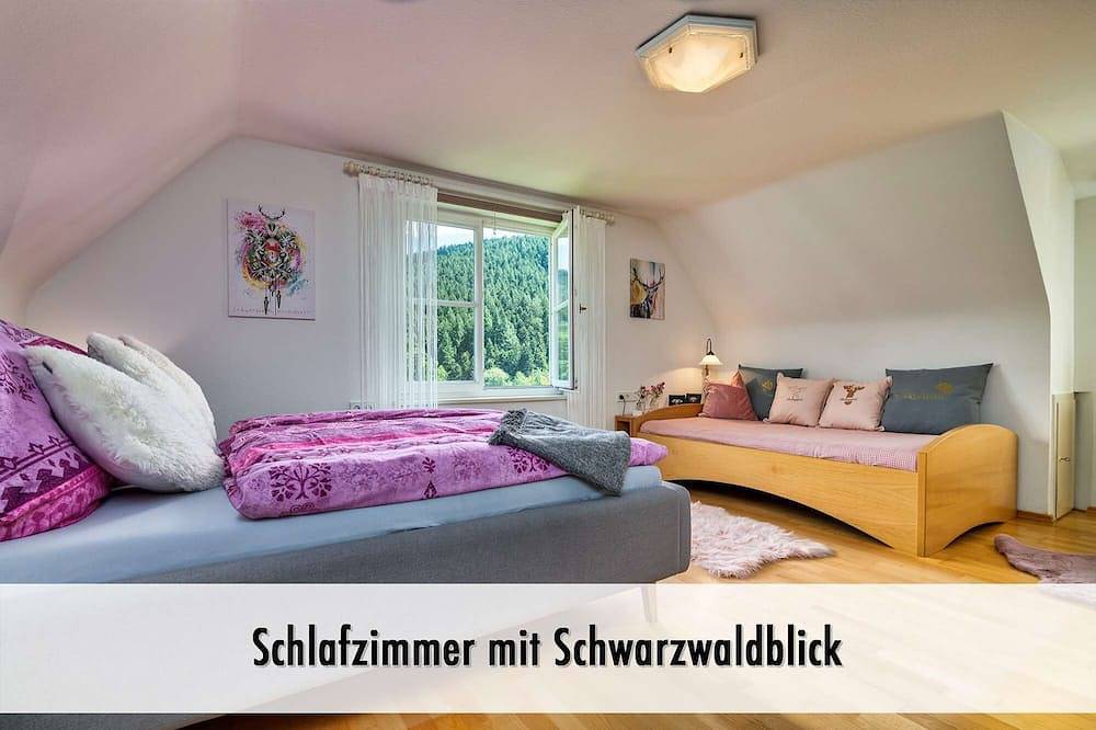 Schindelhäusle Schillerstraße mit großem Garten, Hunde, 3 Schlafzimmer, 7 Personen in Alpirsbach, Kinzigtal