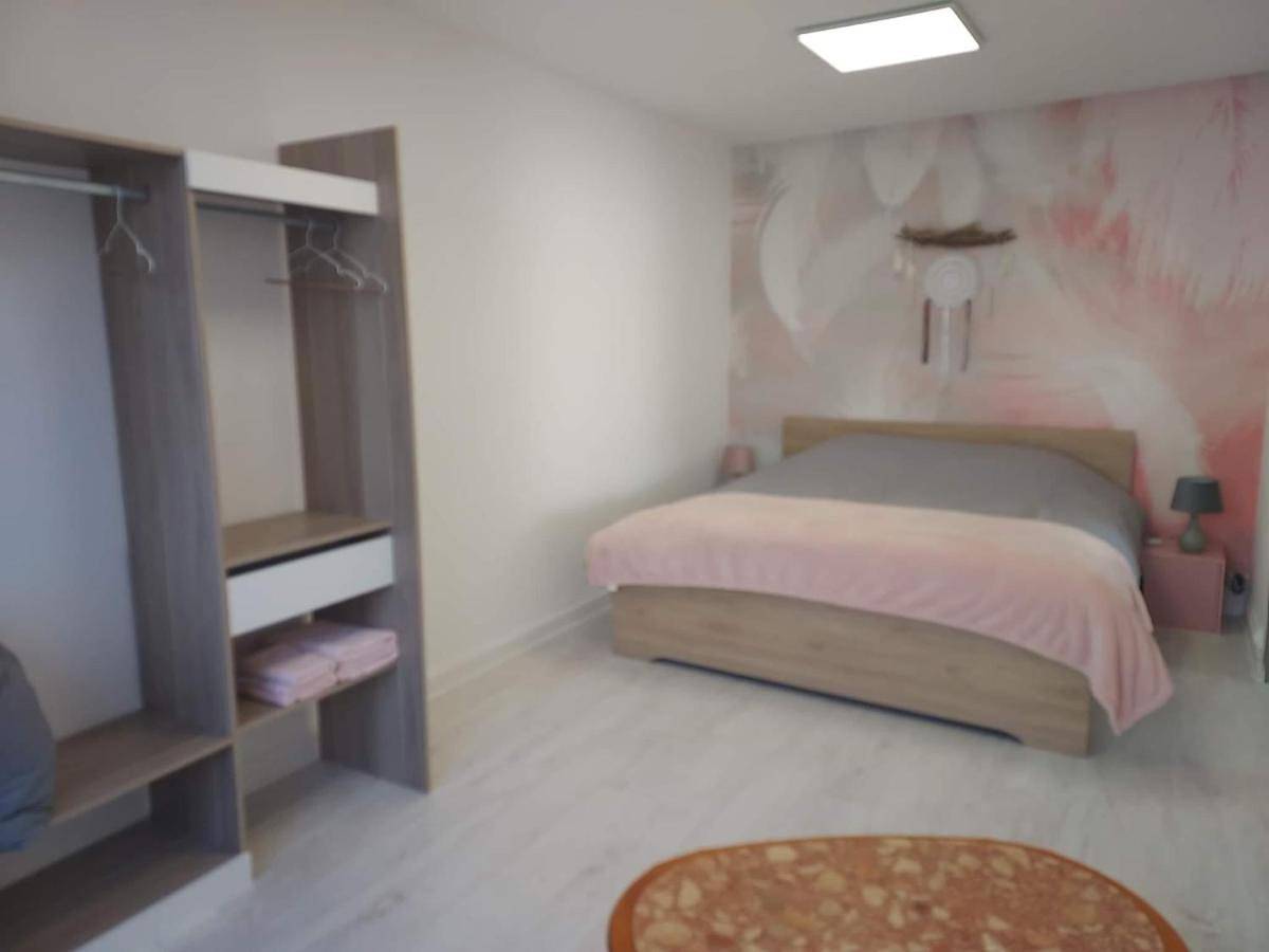 Appartement entier, Three-Bedroom Apartment in Maubeuge, Avesnes-sur-Helpe