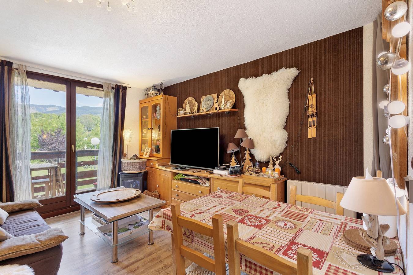 Ganze Wohnung, Appartement „Cocon für Zwei in den Bergen“ mit Bergblick, Balkon und Wlan in Sainte-Léocadie, Parc naturel régional des Pyrénées catalanes