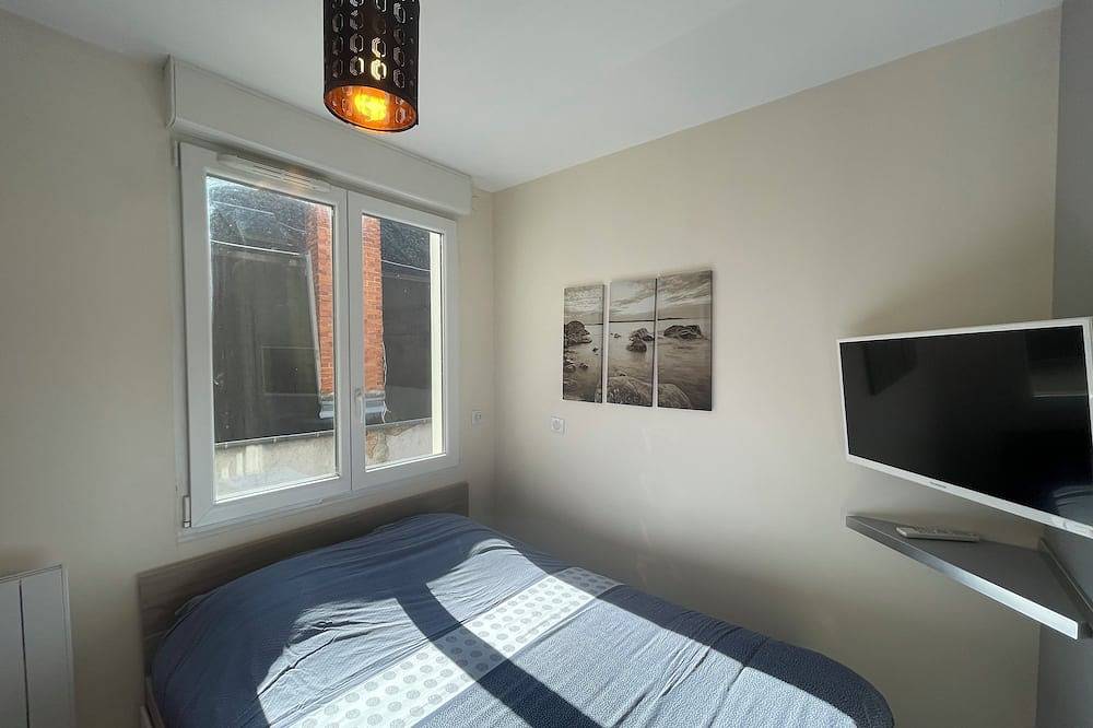 Ganze Wohnung, Superb furnished and equipped T2 in the heart of downtown with Free Wifi in Montluçon, Montluçon und Umgebung