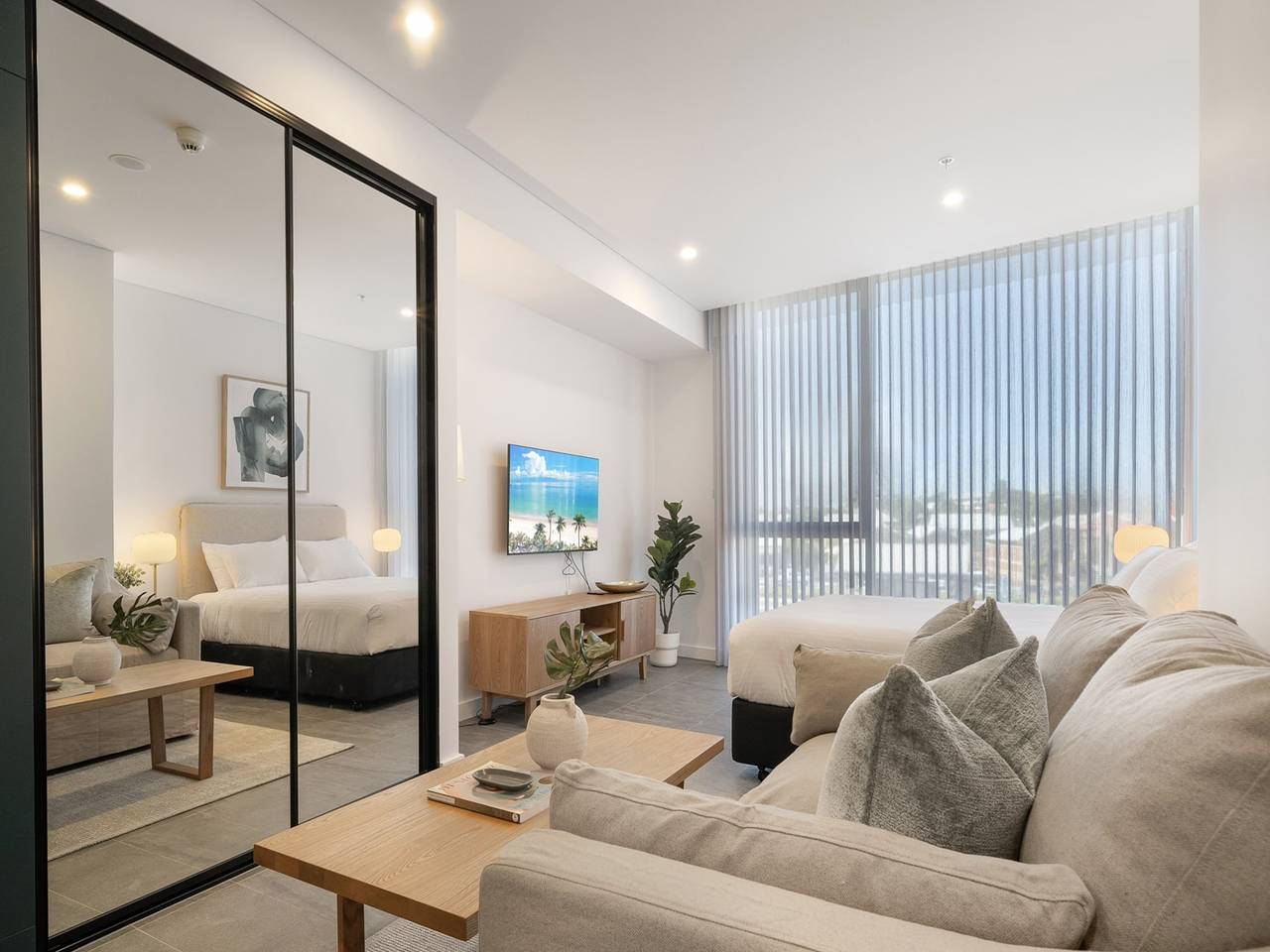 Entire apartment, Modern Studio with Rooftop and Bbq Access in North Fremantle, Perth