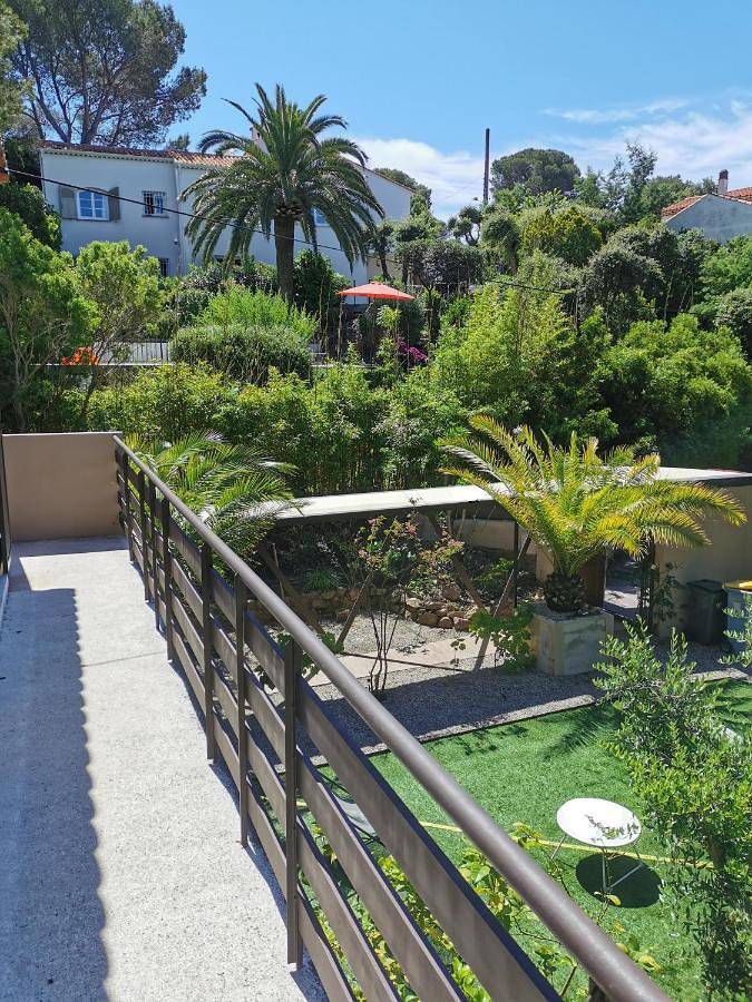 Villa pour 8 personnes, avec piscine ainsi que terrasse et vue dans Boulouris - 3