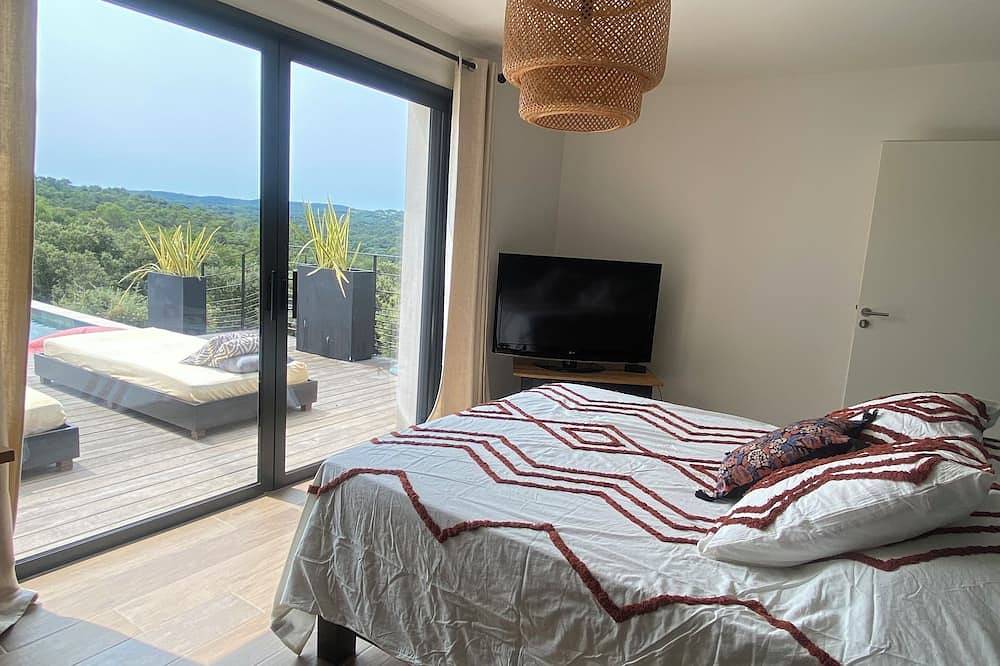 Villa with a magnificent view in La Roque-sur-Cèze, Nimes und Umgebung