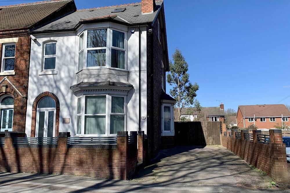 Group Stay 6Br Home Near Wolverhampton in Walsall, Birmingham e dintorni