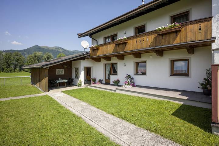 Ferienwohnung für 4 Personen, mit Garten und Pool sowie Terrasse und Ausblick, kinderfreundlich in Kössen - 2