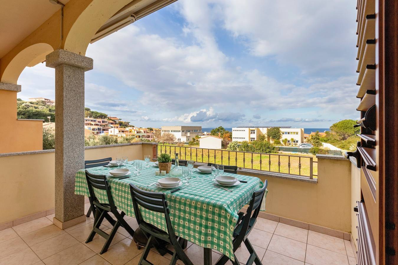 Casa vacanze "Villa Pitti" con vista mare, terrazze e Wi-Fi in Lu Bagnu, Castelsardo