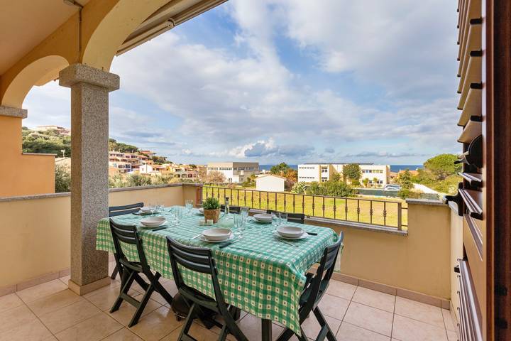 Casa vacanze "Villa Pitti" con vista mare, terrazze e Wi-Fi in Lu Bagnu, Castelsardo