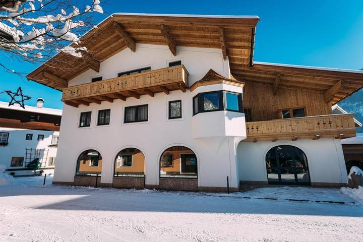 Ferienwohnung für 4 Personen, mit Ausblick und Balkon in Lofer