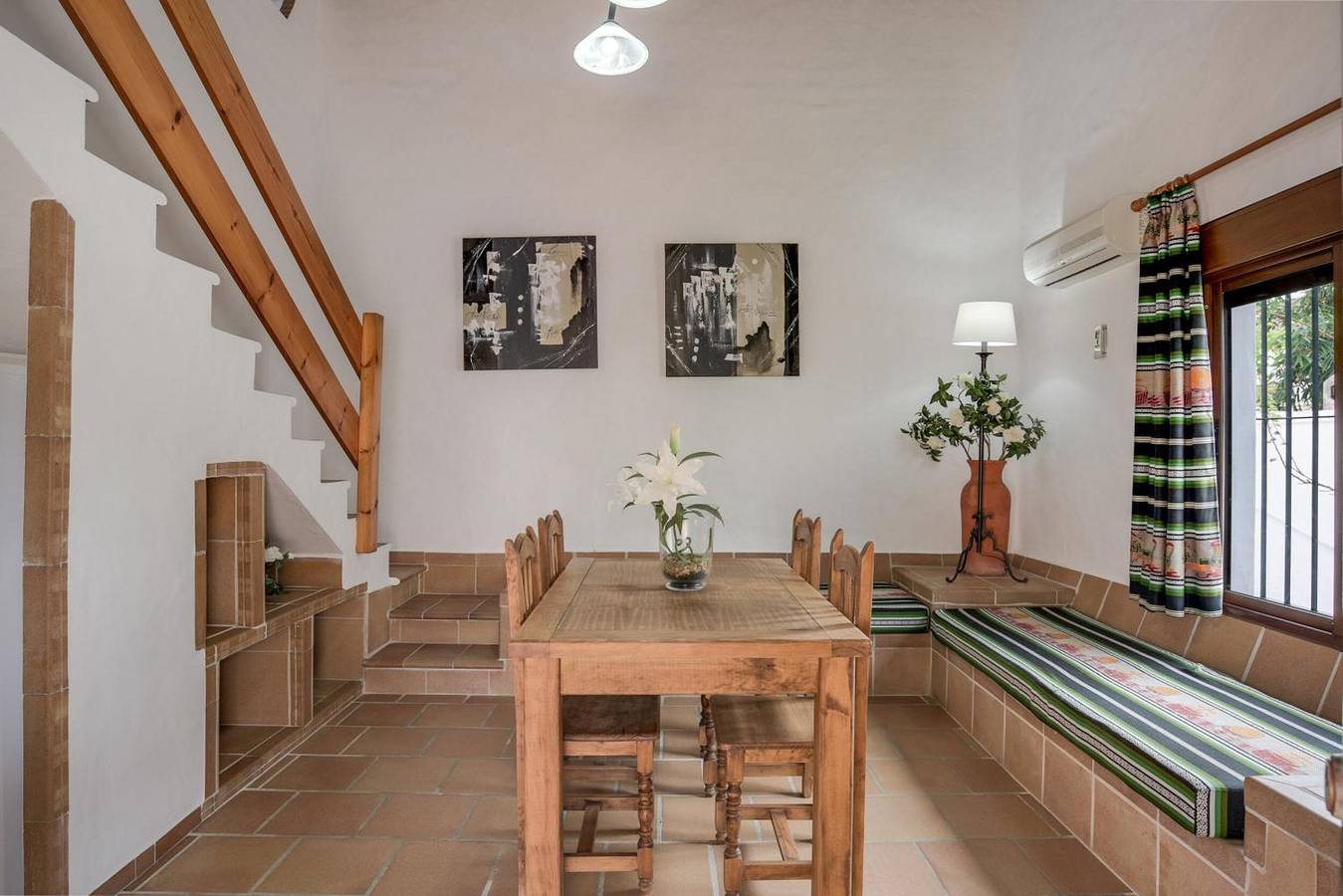 Casa vacacional 'Miguelin 8' con piscina compartida, Wi-Fi y aire acondicionado in Playa de Zahora, Barbate