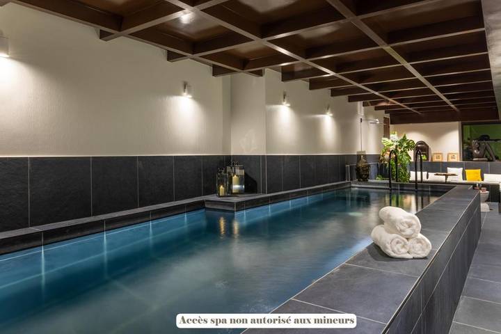 Hôtel pour 2 personnes, avec sauna et jacuzzi ainsi que piscine et jardin