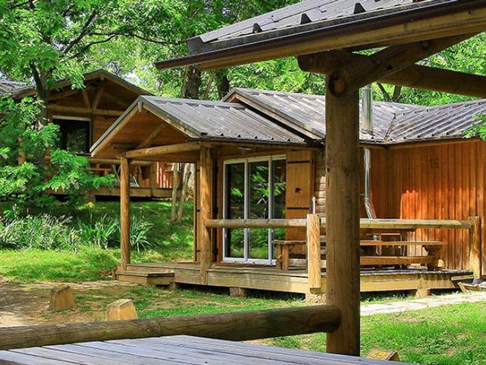 Chalet pour 6 personnes, avec terrasse et piscine