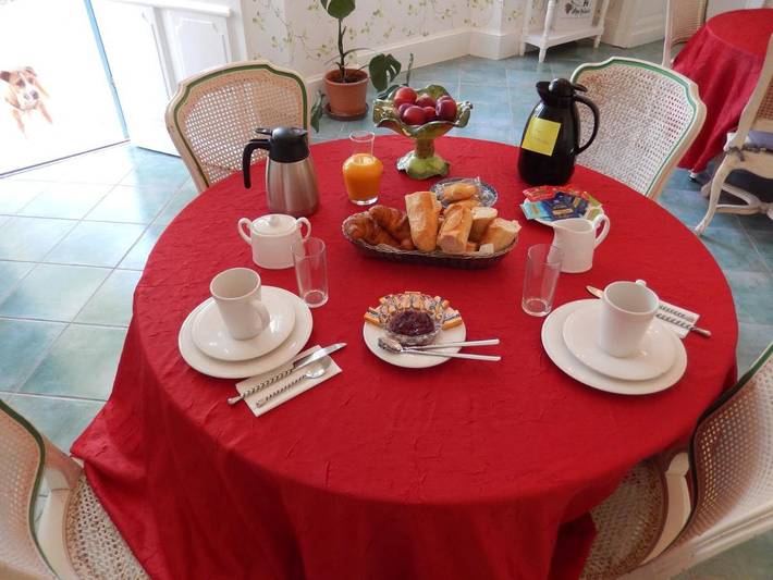 Location de vacances pour 2 personnes, avec Terrasse ainsi que Jardin et Piscine à Saint-Ciers-de-Canesse - 4