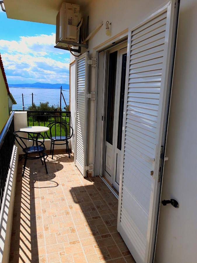 Ενοικιαζόμενα Δωμάτια Γεωργία Σταμούλου in Rovies, Eubée