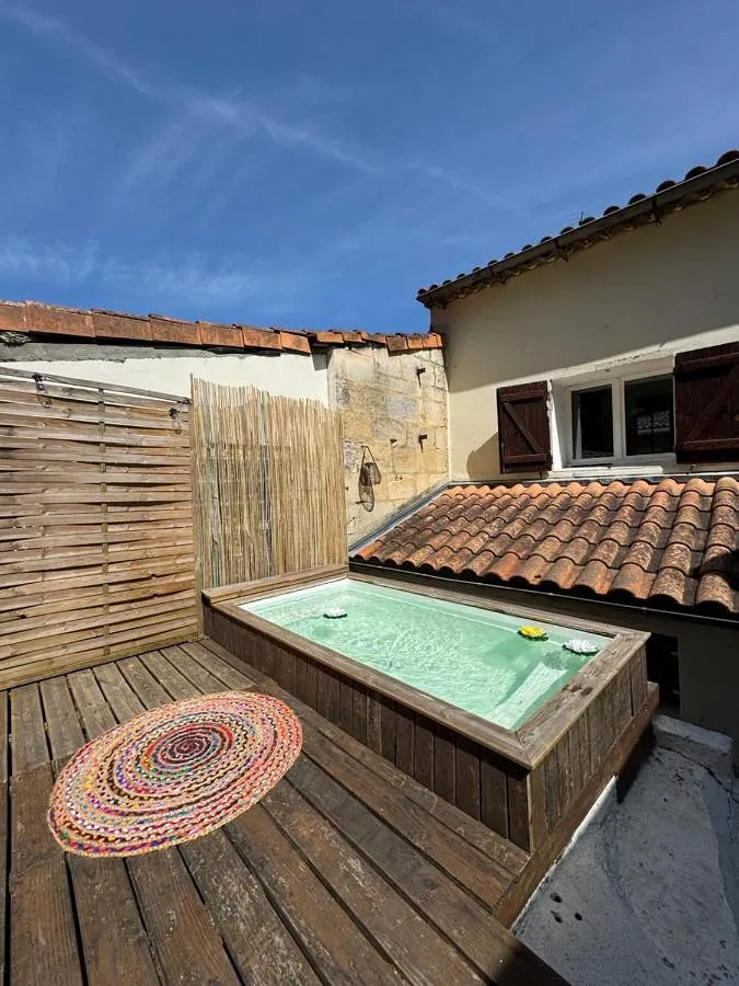 Villa pour 8 personnes, avec piscine ainsi que terrasse et vue, animaux acceptés - 1
