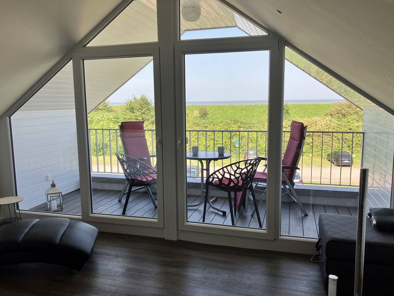 Ferienhaus a. d. Nordsee mit Privatsauna, Kamin, Südterrasse und Meerblickbalkon in Schillig Strand, Wangerland
