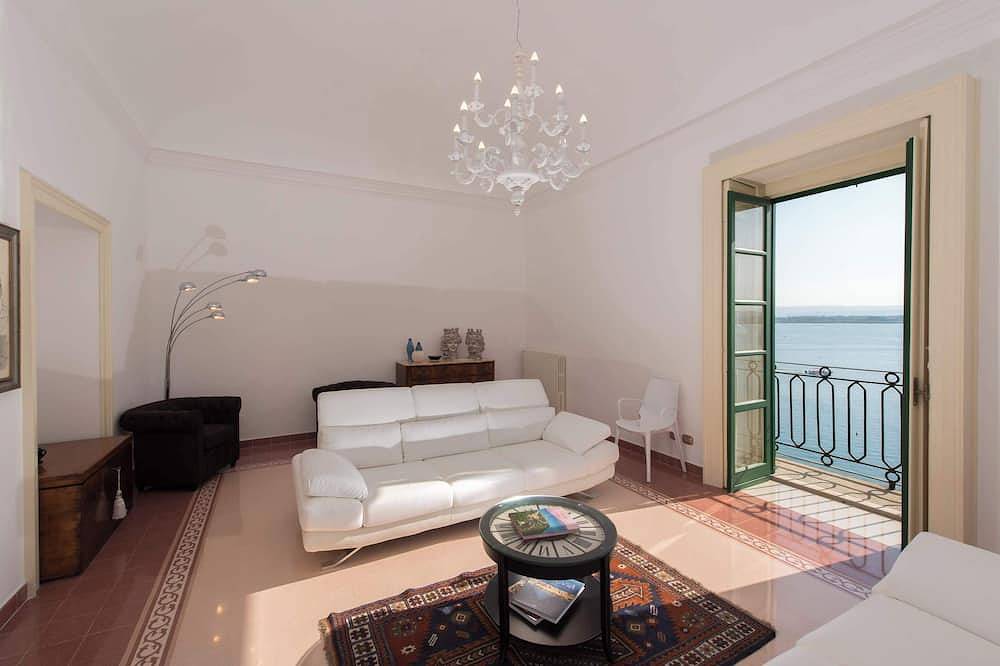 Entire apartment, Duomo Seaside Deluxe Apartment in Syracuse, Syracuse Province