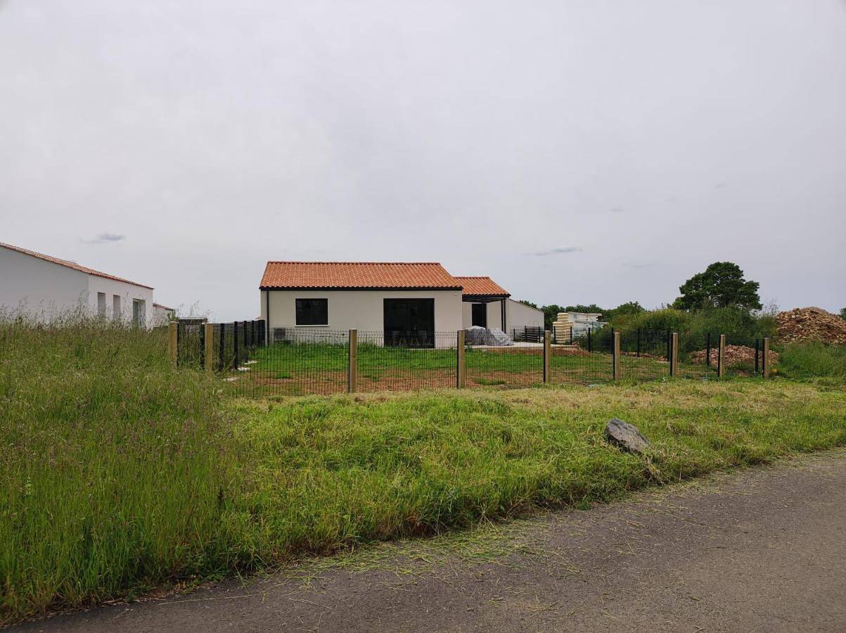 Three-Bedroom Villa in Angles, Vendée