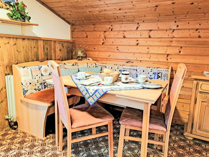 Ferienwohnung für 2 Personen, mit Balkon und Terrasse sowie Garten und Ausblick in Tirol - 3