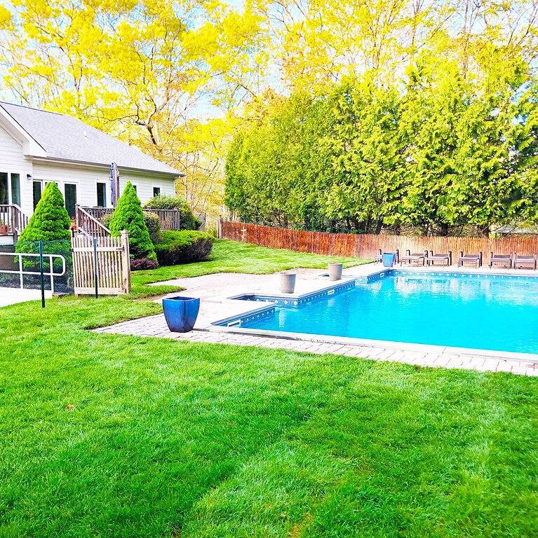 6 Schlafzimmer, 5 Badezimmer Haus mit Pool, Sag Harbor - in der Nähe von Bridgehampton in Noyack, Hamptons