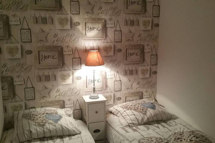 Gîte pour 4 personnes, avec piscine ainsi que jardin et terrasse à Hermanville-sur-Mer - 3