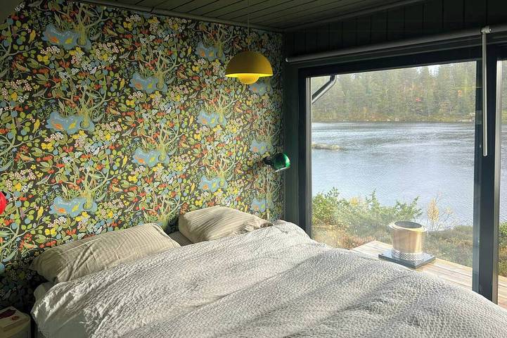 Designhütte am Bergsee in Rukkedalen in Åmli