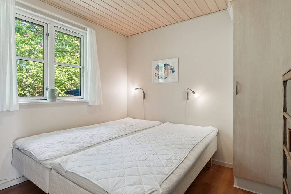 \"Mariam\" - 100m from the sea in Boderne, Aakirkeby