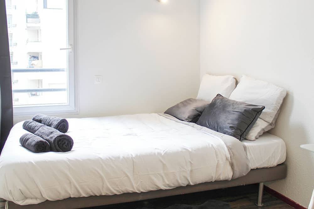 Entire apartment, Practical studio in the heart of La Défense in Courbevoie, Hauts-de-Seine