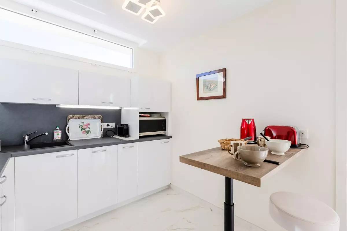 Appartement entier, 2P de style avec terrasse, domaine privé Palm Beach in Cannes, Côte méditerranéenne (France)