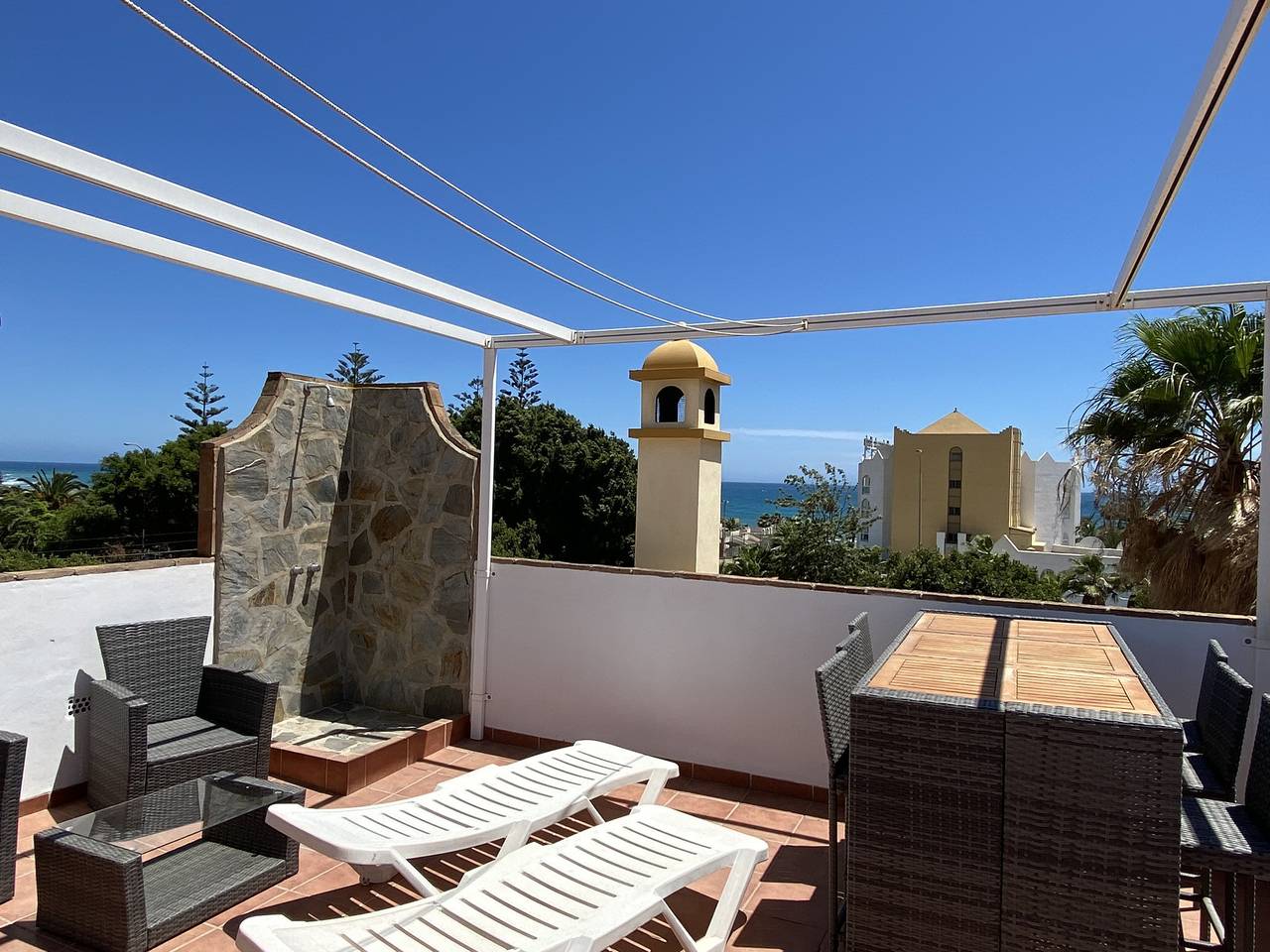 Villa Madrid Private Pool in Urbanização Tropicana, Nerja
