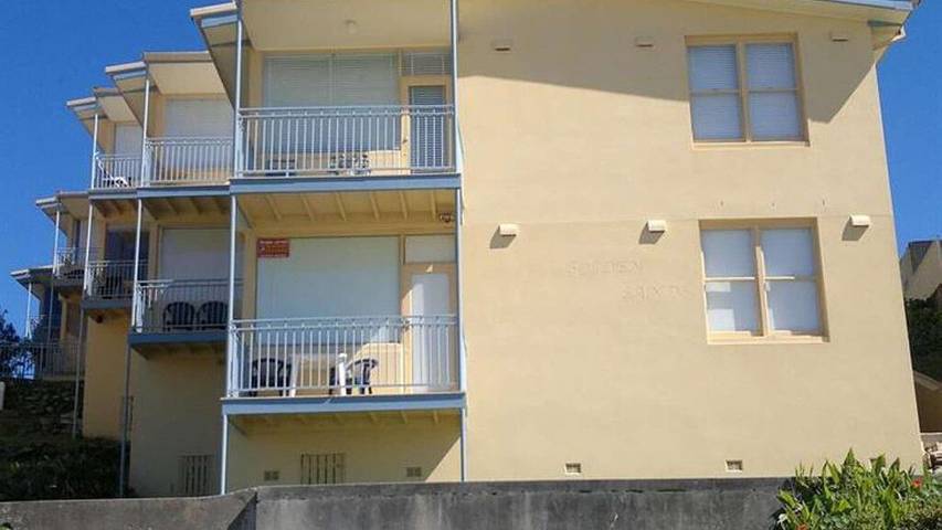 Holiday rental for 5 people, with balcony in The Entrance
