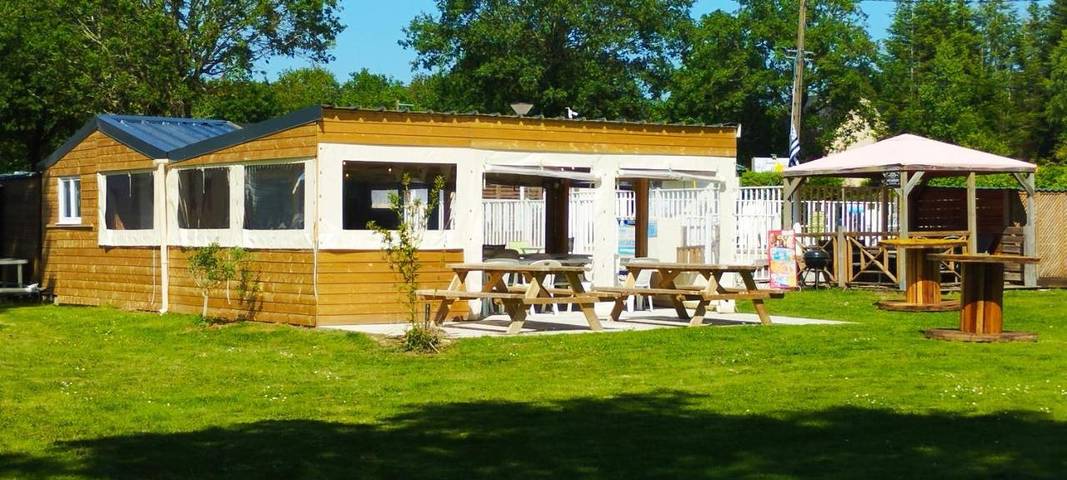 Location de vacances pour 2 personnes, avec vue et jardin ainsi que piscine et terrasse à Camoël - 4