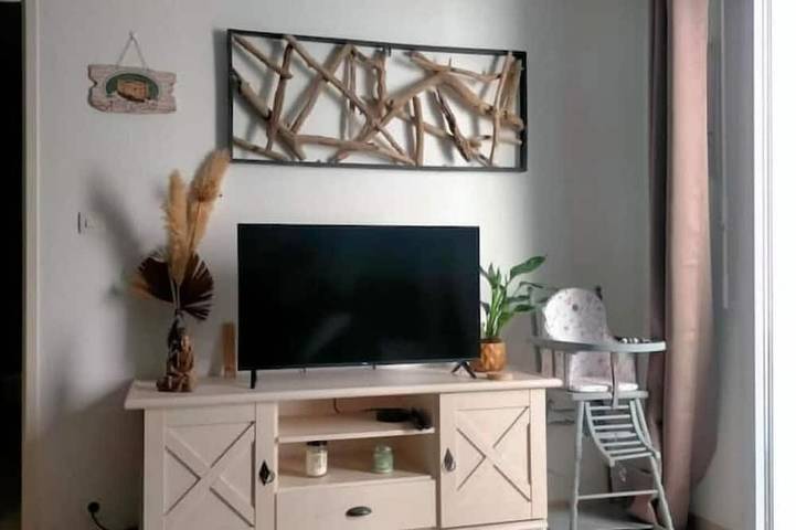 Gîte pour 4 personnes, avec jardin ainsi que terrasse et piscine à Marans - 4