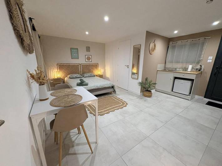 Gîte pour 2 personnes, avec terrasse à Castelnau-de-Guers