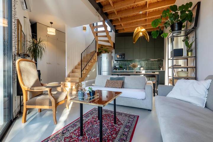 Location de vacances pour 6 personnes, avec terrasse et jardin ainsi que vue et piscine, animaux acceptés à Saint-Jean-de-Védas - 3