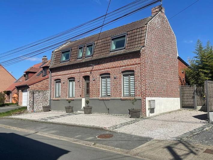 Location de vacances pour 7 personnes, avec Terrasse et Jardin à Avelin