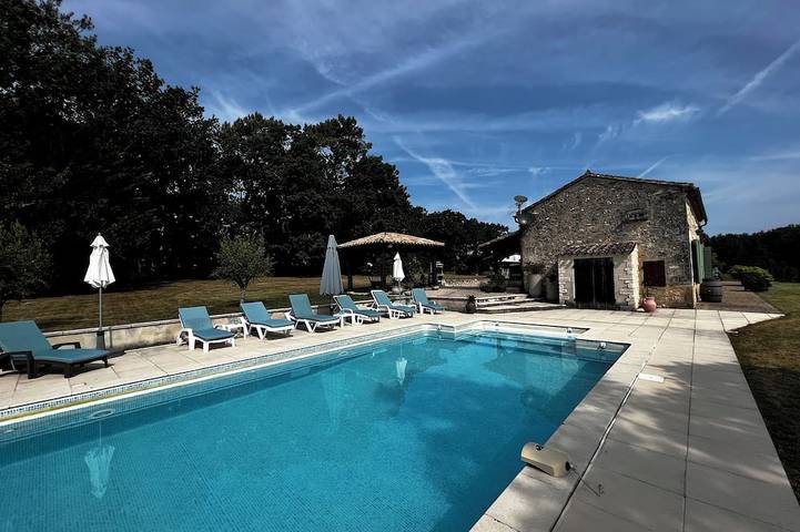 Location de vacances pour 10 personnes, avec balcon et jardin, animaux acceptés à Rampieux