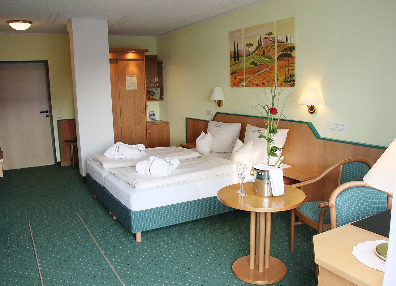 Standard Doppelzimmer, Dusche, Wc, Balkon in Wipperfürth, Oberbergischer Kreis
